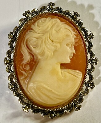 Broche Camée - 412 en vente sur