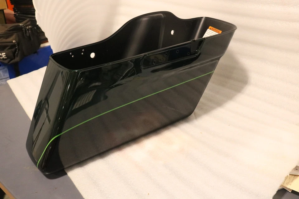 90201064DXC NOVO OEM 2015 HARLEY-DAVIDSON FLHTK ALFORJE DIREITO ULTRA LIMITADO - Imagem 2 de 4