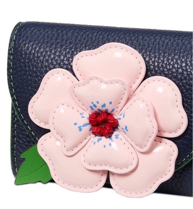 国内Kate Spade InTheGradenフローラルアップリケFlap Card Case Kate Spade New York In The Garden Floral Applique Flap Card
