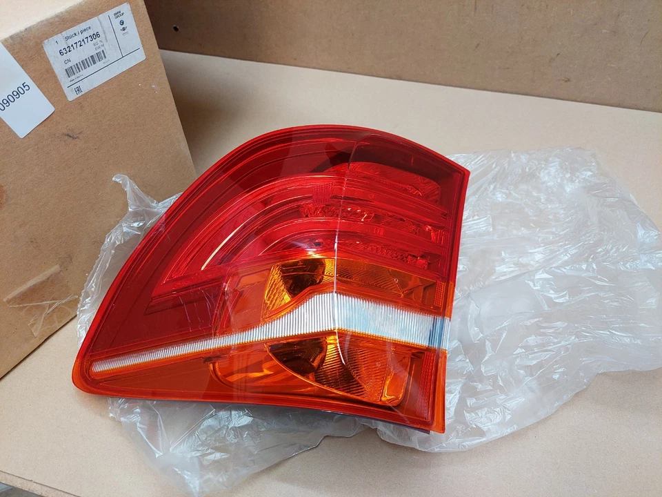 BMW X3 Rear Right Side Outer Tail Light Lamp 63217217306 2010-2017 Genuine NEW - Image 2 of 4