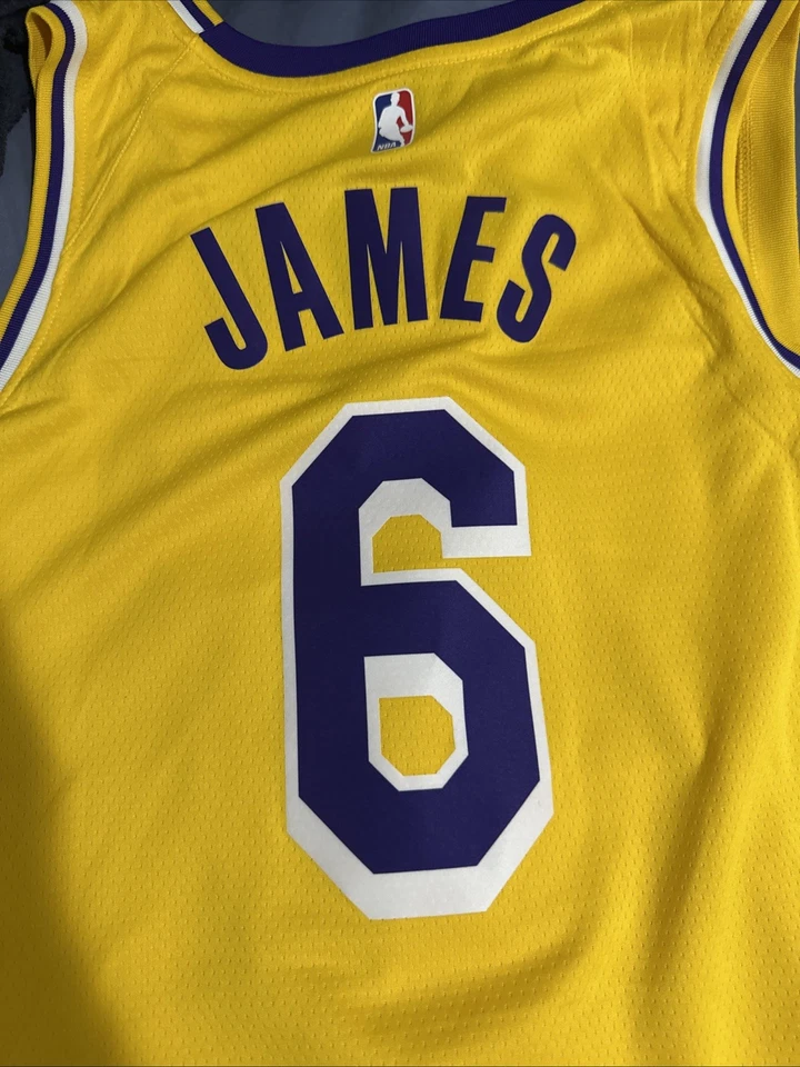 Camiseta Nike Lebron James Los Angeles Lakers Swingman Amarilla - Talla XL Foto 4 de 4