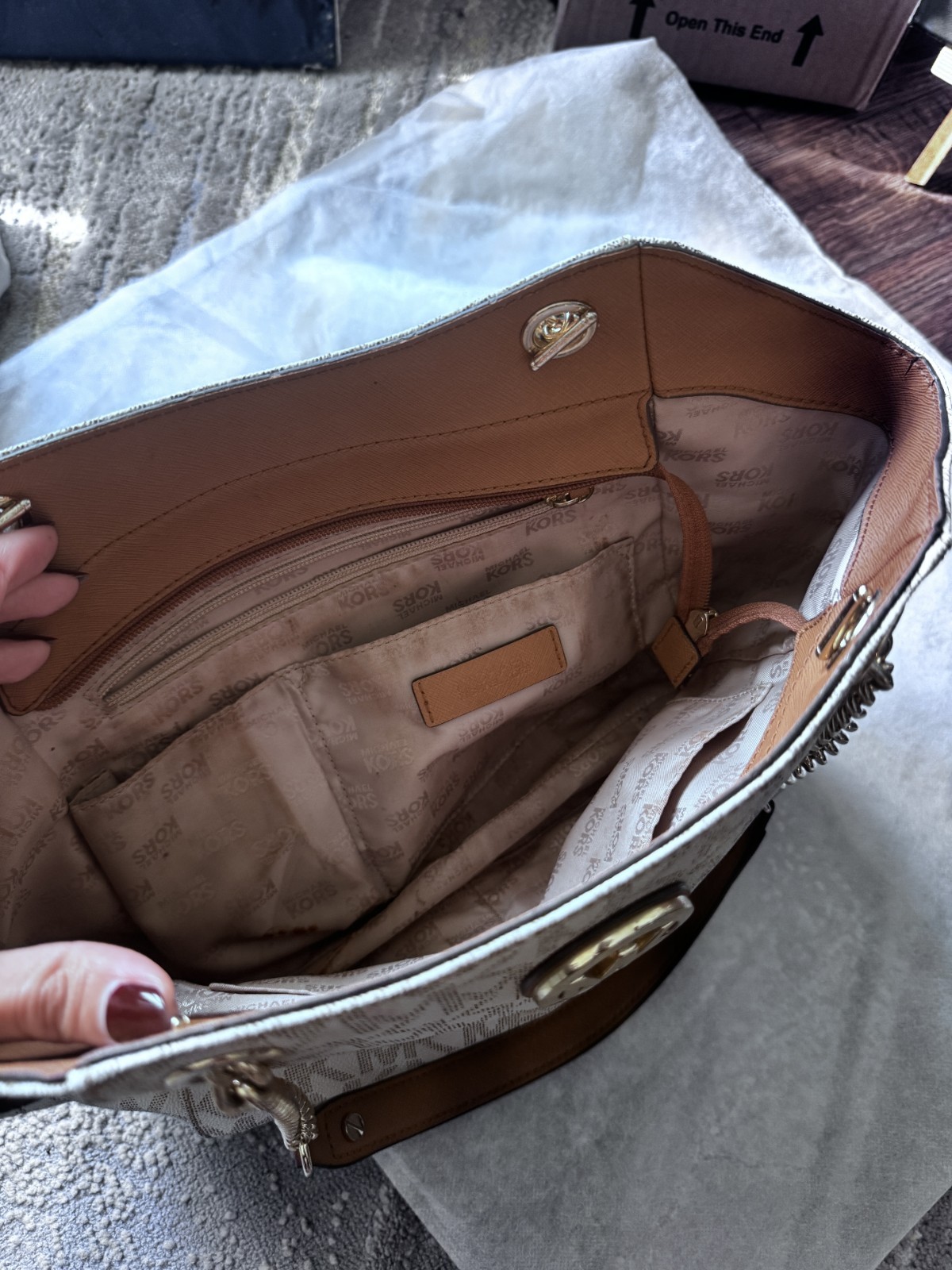 Michael Kors Jet Set Large Logo - image 4