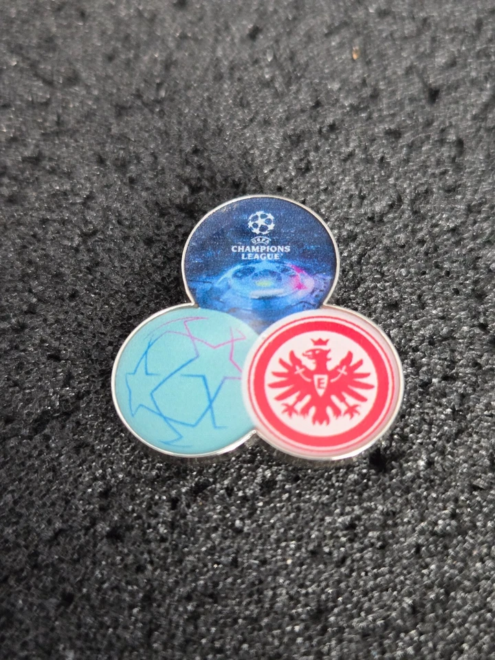 EINTRACHT FRANKFURT ➔ UEFA Champions League ➔ Fussball ➔ *Spieltag-Pin* 23420 - Bild 1 von 1