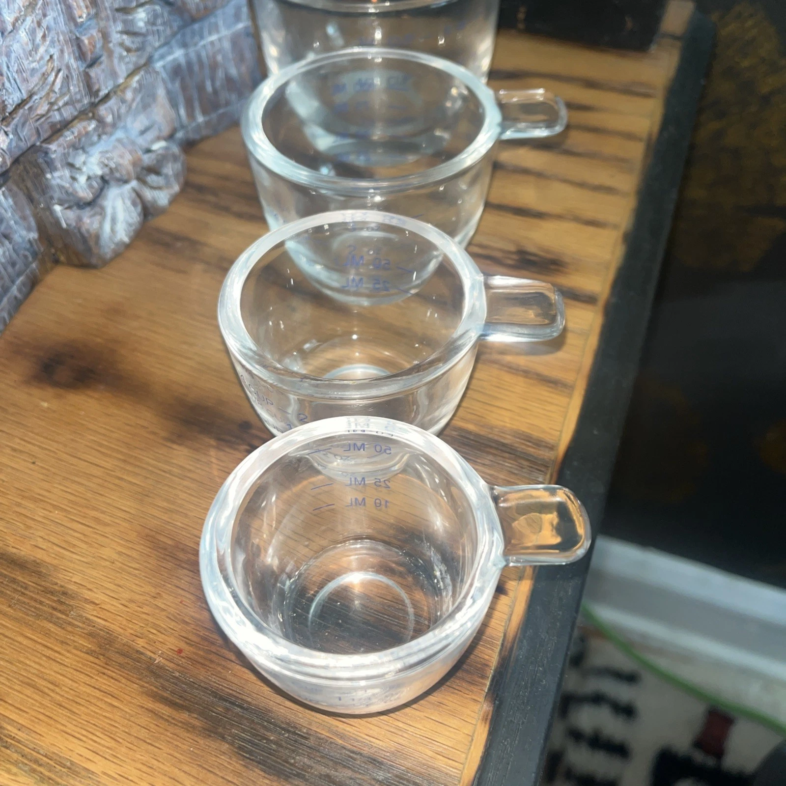 Vintage Set Of 4 Detailed Glass Nesting Measuring Cups / Oz w/Thumb handle