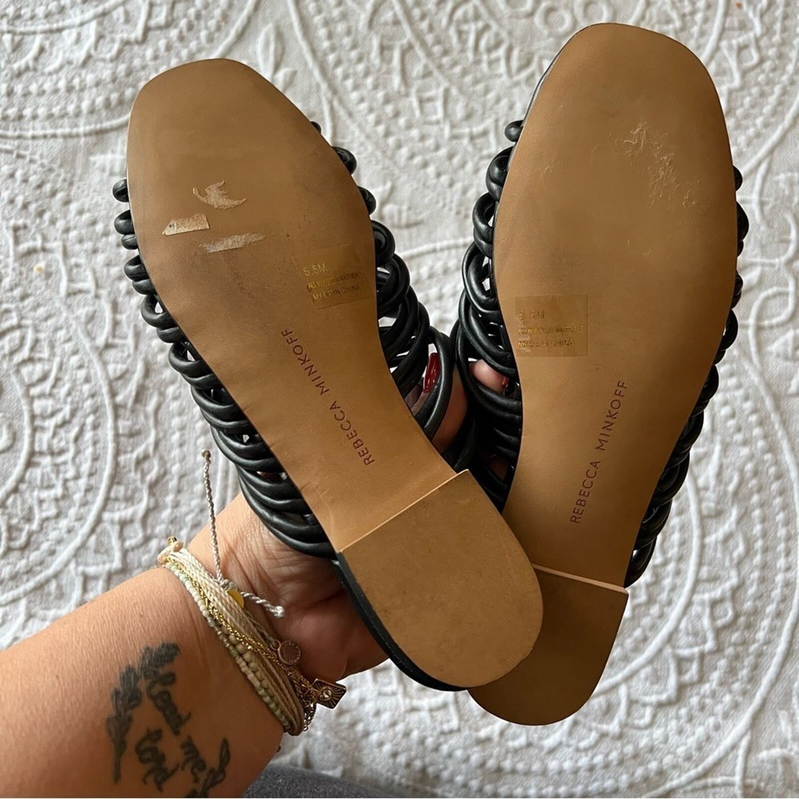 APL REBECCA MINKOFF MAELYNN SANDALI IN PELLE NERA CON CINTURINO FLAT SLIDE misura 5 5