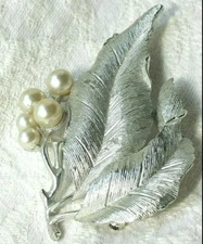 VINTAGE Signed SARAH COVENTRY Silver LEAF PIN Faux Pearls TEXTURED 3" Furled