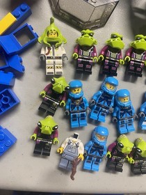 LEGO Alien Conquest 7066 7067 7052 7051 853301 Earth Defense HQ UFO Parts Lot