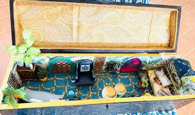 dollhouse room set 45+ Moroccan Resort Palm Royale Harem  filled vintage trunk
