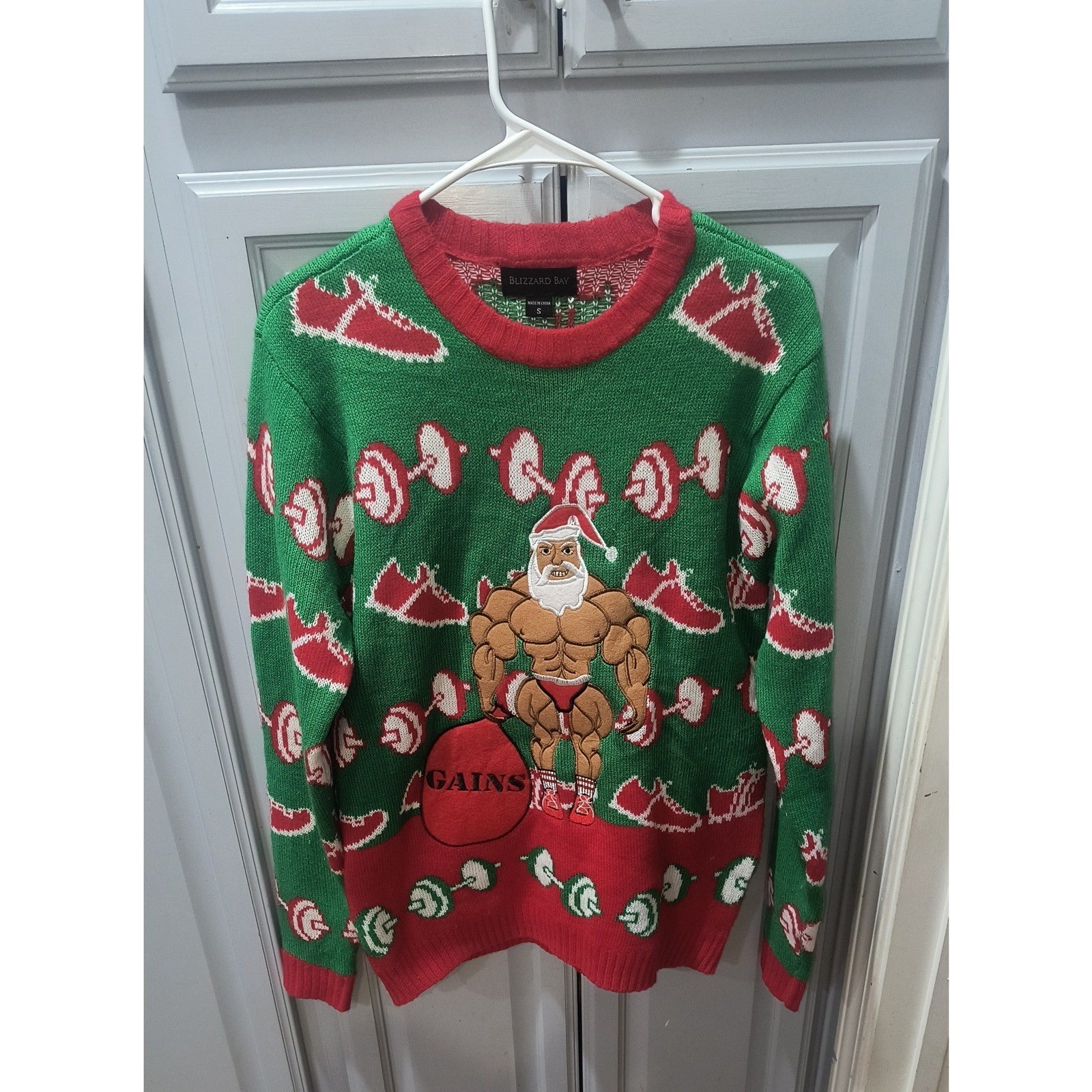 Blizzard Bay Muscle Santa Gains Ugly Unisex Christmas Sweater Green Red Small