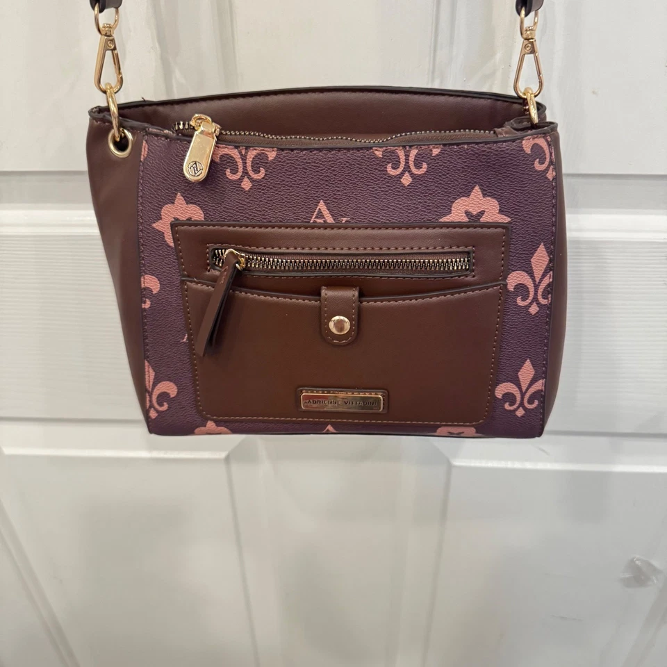 Adrienne Vittadini Crossbody Fleur-de-lis Adjustable Strap Brown 8x10x4 EUC - Image 3 of 4