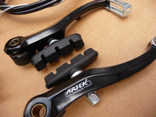 Complete V-brake Set - Black VBrake calipers / brake levers / cables - Picture 5 of 9