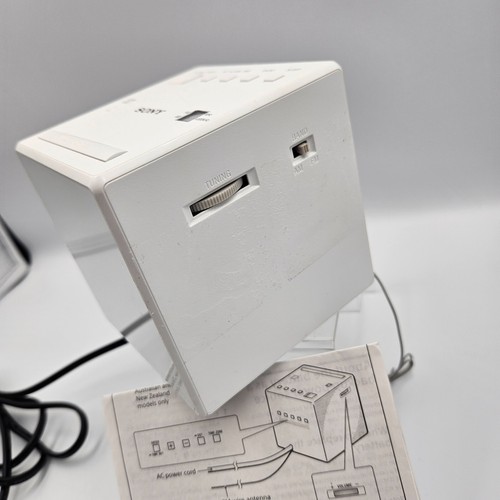 SONY ICF-C1 - FM/AM Alarm Clock Radio Cube - White - Excellent Condition + MANU - Picture 5 of 8