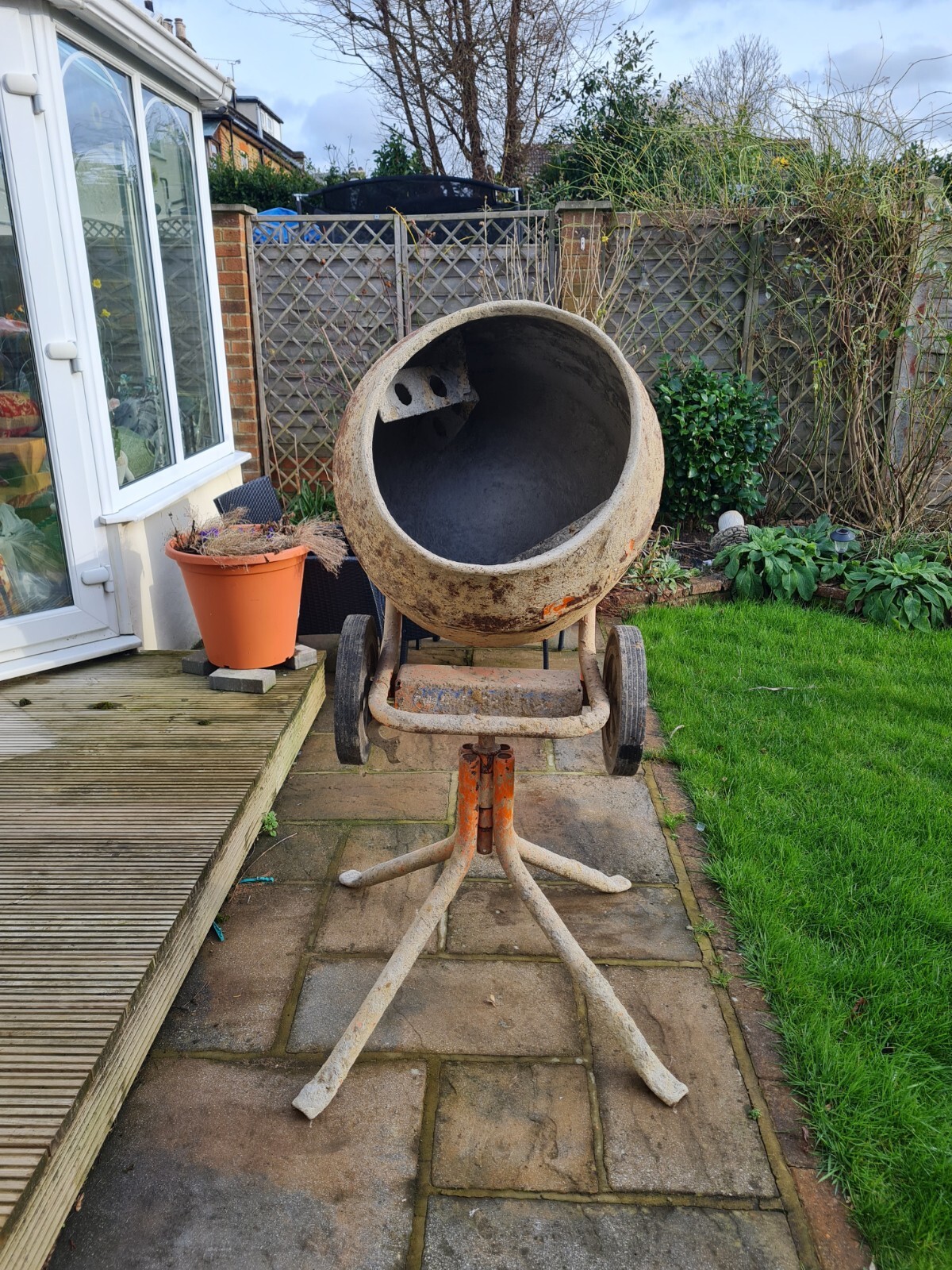 belle 150 cement mixer 110v With Stand. Incudes 110v Box and lead eBay