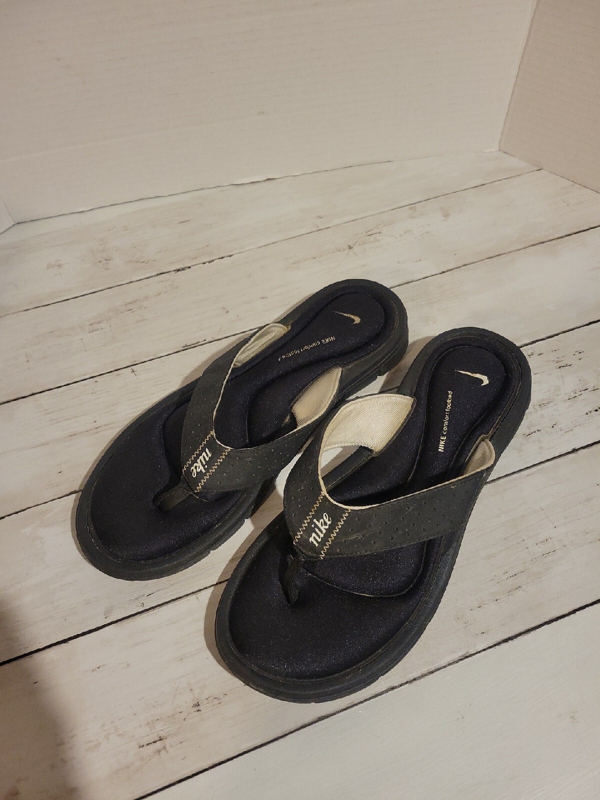 Nike Comfort Footbed Womens Flip Flop Thong Sandals B… Gem