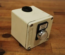 Telemecanique Control Station Enclosure 3" x 3-1/8", illluminated Push-Button