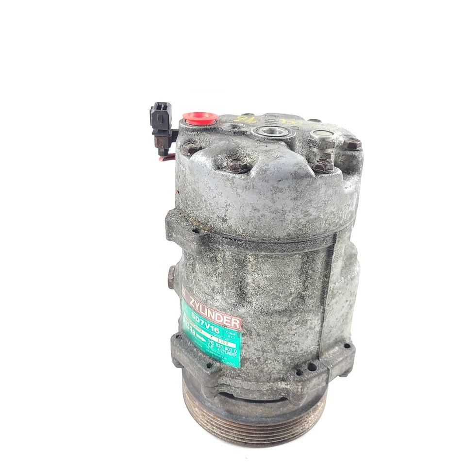 Compresor de aire acondicionado VW SD7V16 1993-99 1H0 820 803 D Jetta Golf Passat descapotable OEM - usado Foto 2 de 4