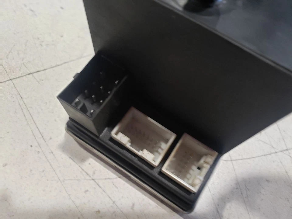 Bomba de cierre centralizado - Audi A4 1998 sedán - OEM 8L0862257 Foto 2 de 4