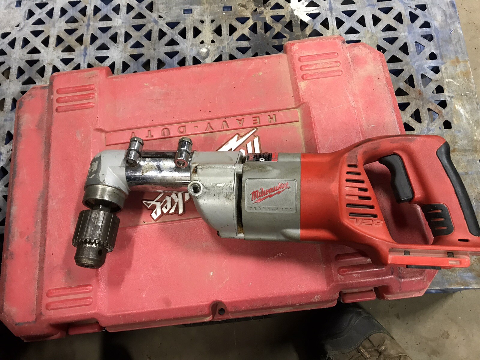 MILWAUKEE 072121 M28 CORDLESS 1/2" RIGHT ANGLE DRILL KIT (MVP018309