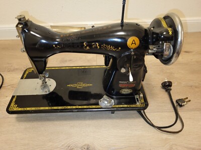 プレッサー　アンティーク Vintage 1950'S Super Deluxe Precision Sewing Machine Black/Gold