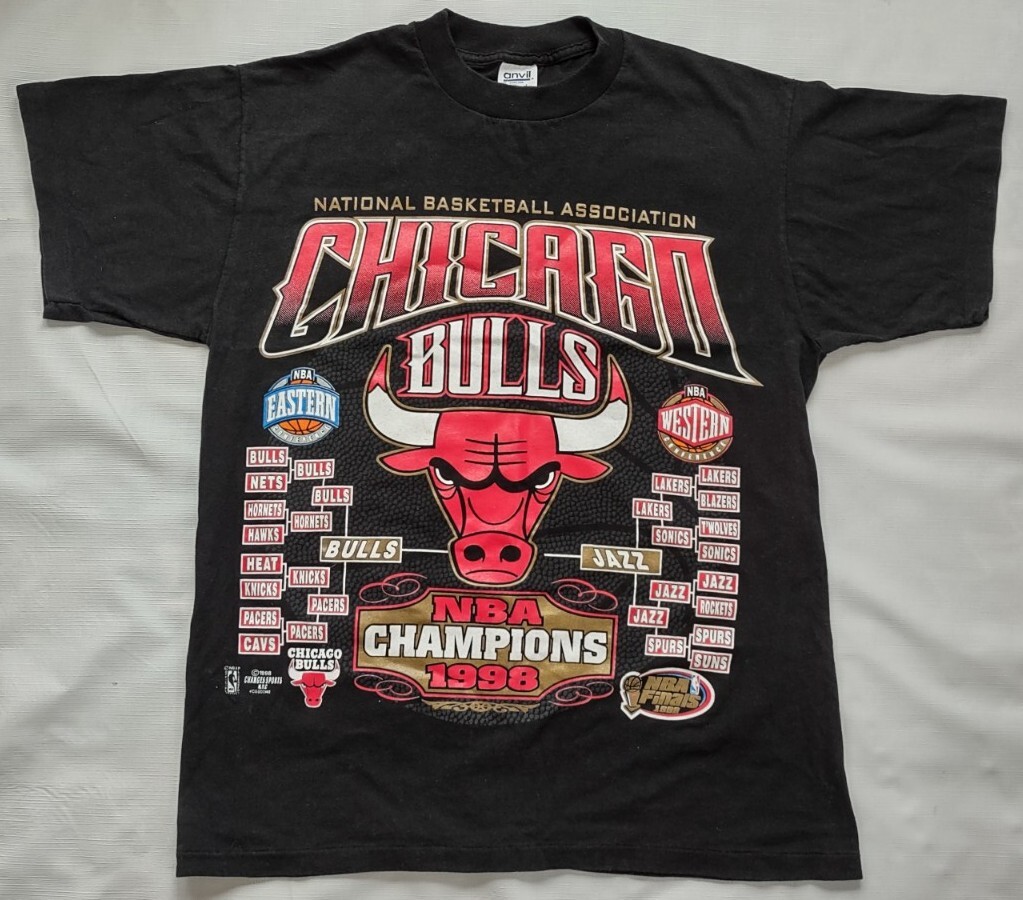 VINTAGE MADE IN USA ANVIL 1998 CHICAGO BULLS NBA CHAMPIONS