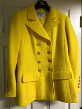 CHANEL BOUTIQUE 96A NEW MUSEUM YELLOW TWEED JACKET GRIPOIX 24K CC button FR42-40