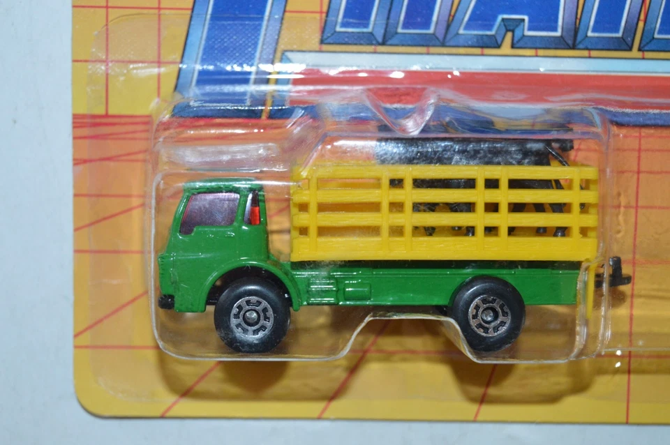 Литые под давлением сверхбыстрые прицепы для перевозки крупного рогатого скота грузовик и прицеп зеленые черные коровы - Изображение 2 из 4