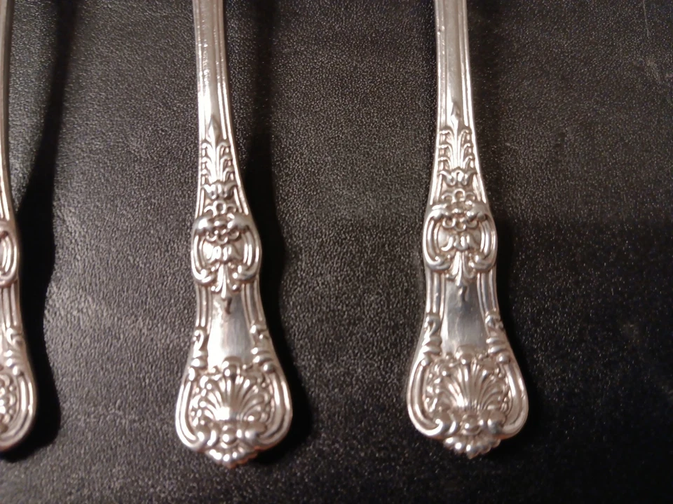 5 cucharas de café Tiffany English King de plata de ley sin monograma Foto 3 de 4