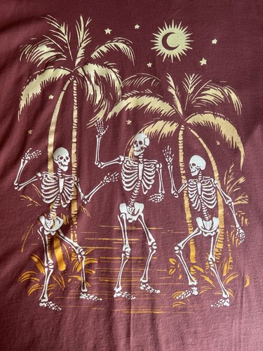 Camiseta grande de manga corta Into the AM para hombre granate esqueletos palmeras - Imagen 4 de 9
