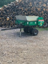 Cushman TD1500 Tow Behind Hydraulic Top Dresser Turf Sports Pitch Machine