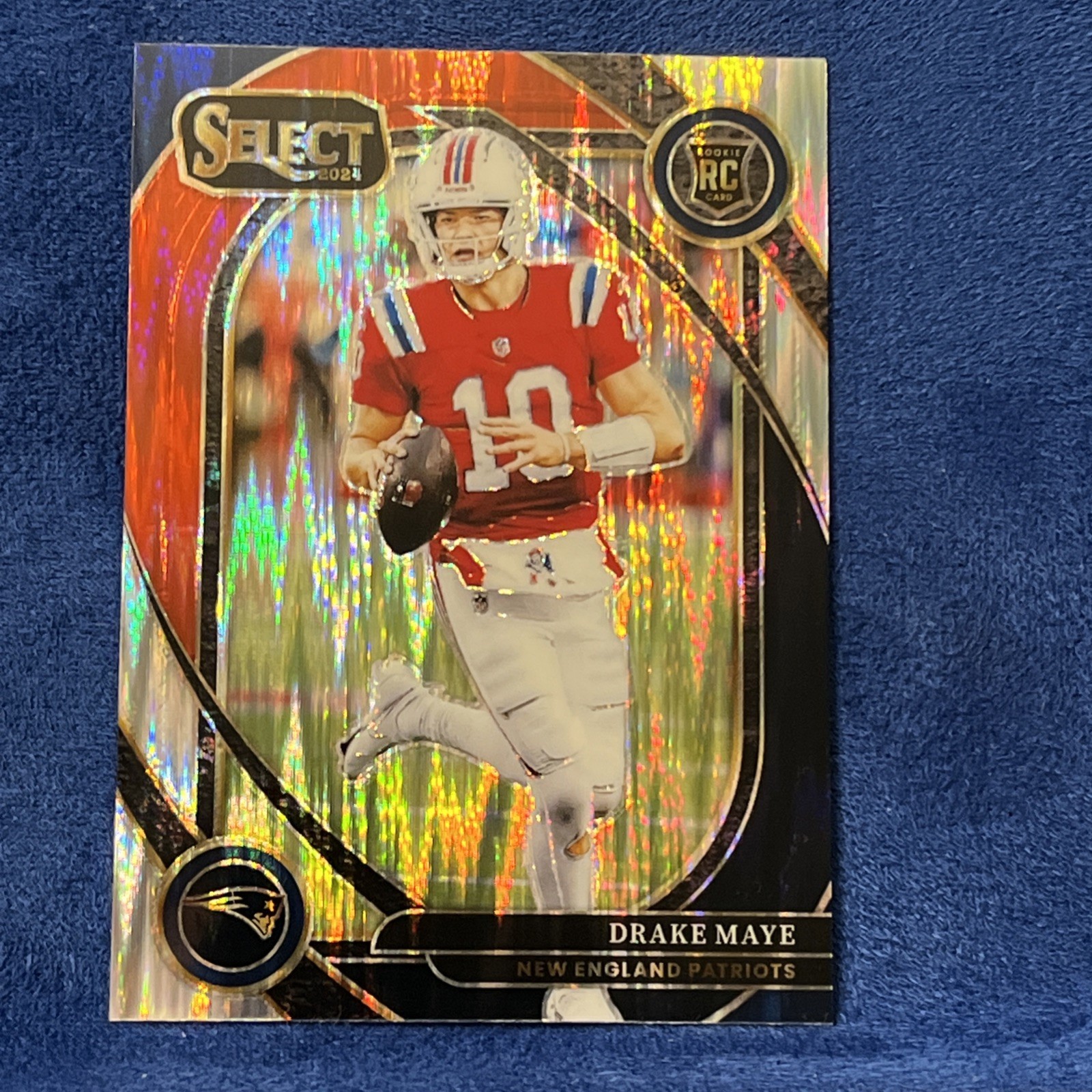 2024 Panini Select - Club Level Drake Maye #218 Black & Red Shock Prizm (RC)