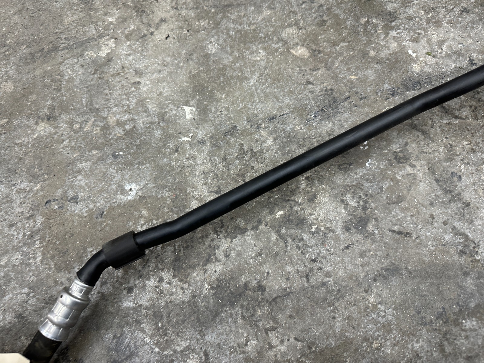 2014 AUDI R8 5.2L V10 REAR SUCTION LINE HOSE 420 260 740 B