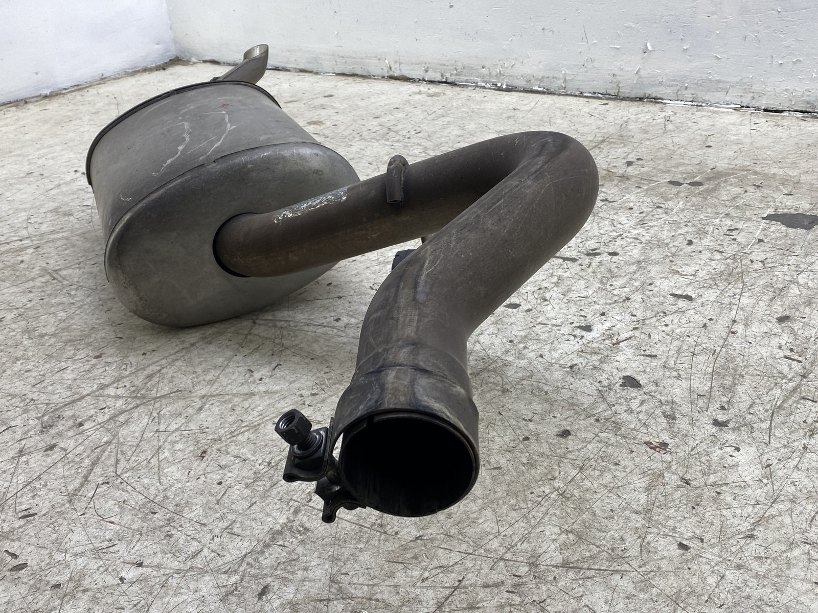 2010-2020 BENTLEY MULSANNE OEM REAR LEFT EXHAUST MUFFLER SILENCER PIPE TUBE