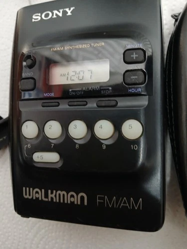 Vintage Sony Walkman WM-FX20 Cassette Player FM/AM Radio Japan Portable Black 15