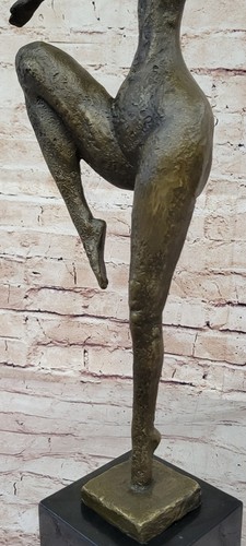 Forma femenina en bronce: estatua de arte de la diosa abstracta hecha a mano - Imagen 9 de 10