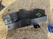 air guide RH inlet range rover l460 vogue 21-on M8E2-16a262