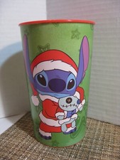 Disney Lilo & Stitch - Traje de Santa Stitch con puntada - 20 oz. Taza de plástico - 2021
