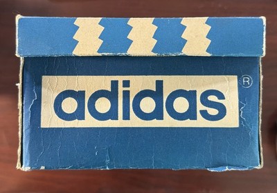 Vintage Adidas EMPTY Shoebox: French Le Marque Aux 3 Bandes - Has Vent Holes