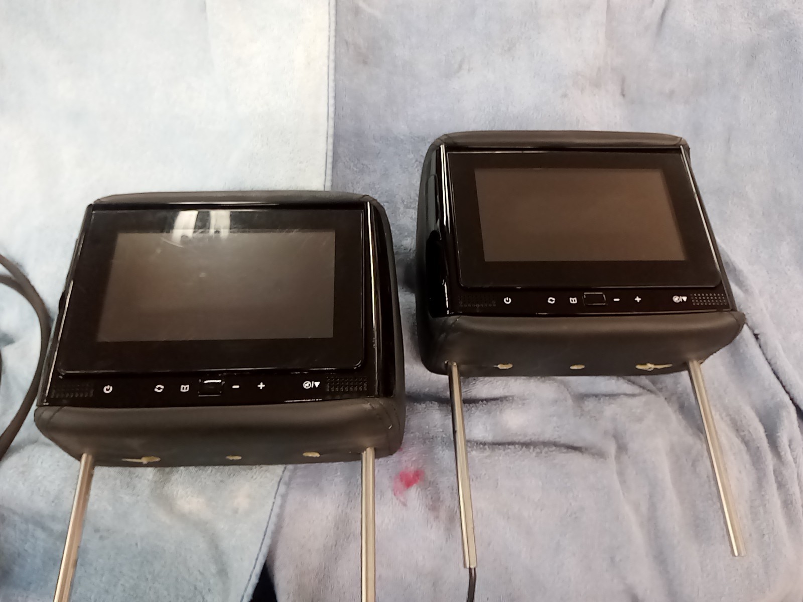 Pair Of BSS-705 - Chameleon 7" LCD Monitor Headrest(FAST SHIPPING)