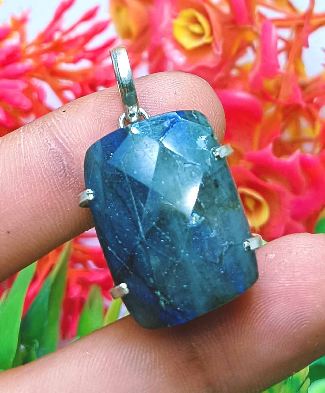 Compra Elegante colgante de piedras preciosas de labradorita enchapado en plata de ley 925