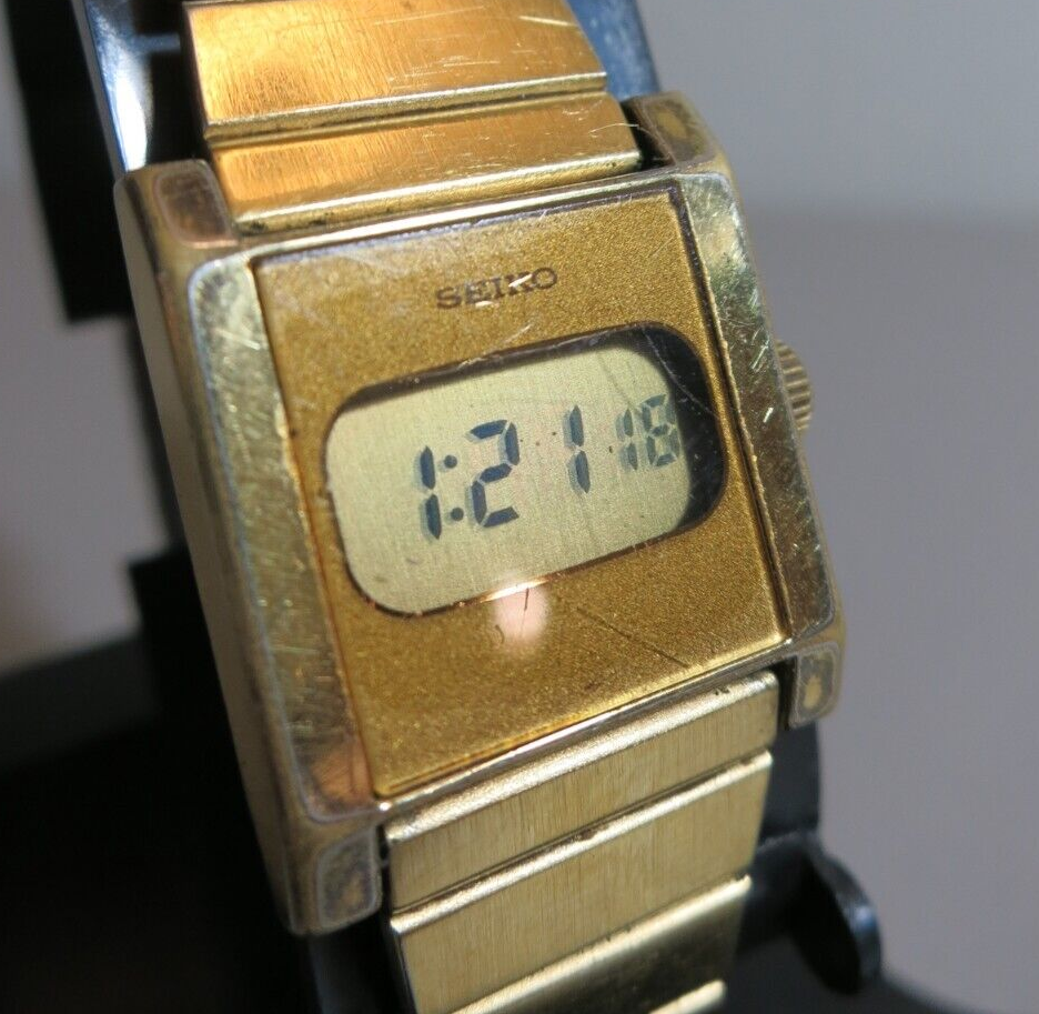 Vintage Seiko LCD Gold-Tone Ladies Digital Watch - L823-4069 - New
