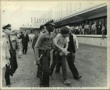 1969 Press Photo Students for a Democratic Society with Police in Houston