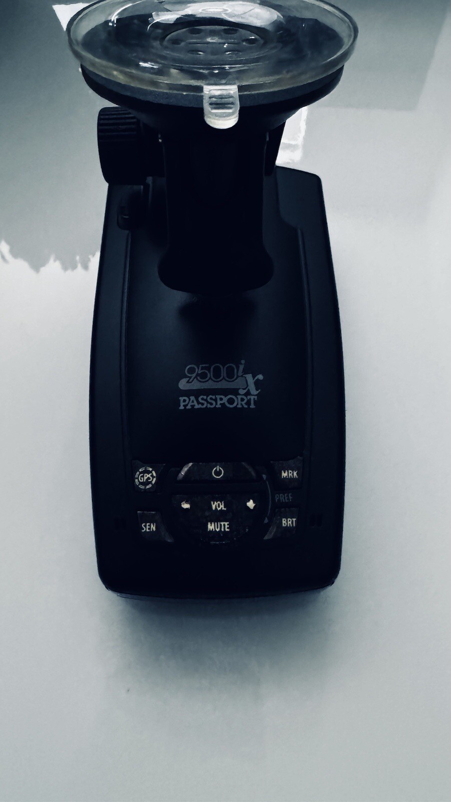 ESCORT PASSPORT 9500ix BLUE LED W/ POWER CABLE AND LARGE SUCTION CUP