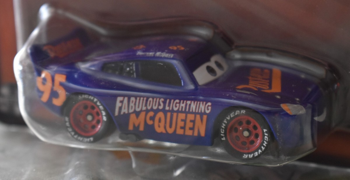 Disney Pixar Cars DIRT TRACK HUDSON HORNET & FABULOUS