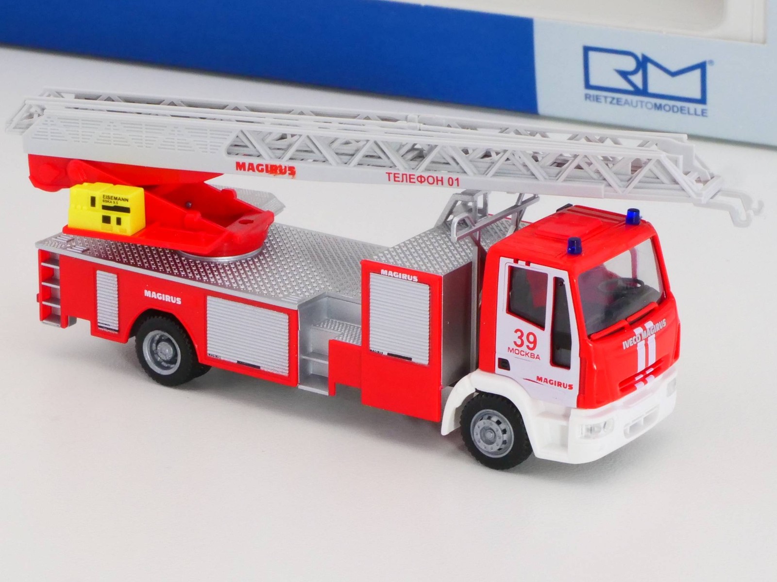 Rietze 68501 Iveco Magirus Dlk32 Fire Truck Moscow Russia Mint! Ovp Sg 1704-