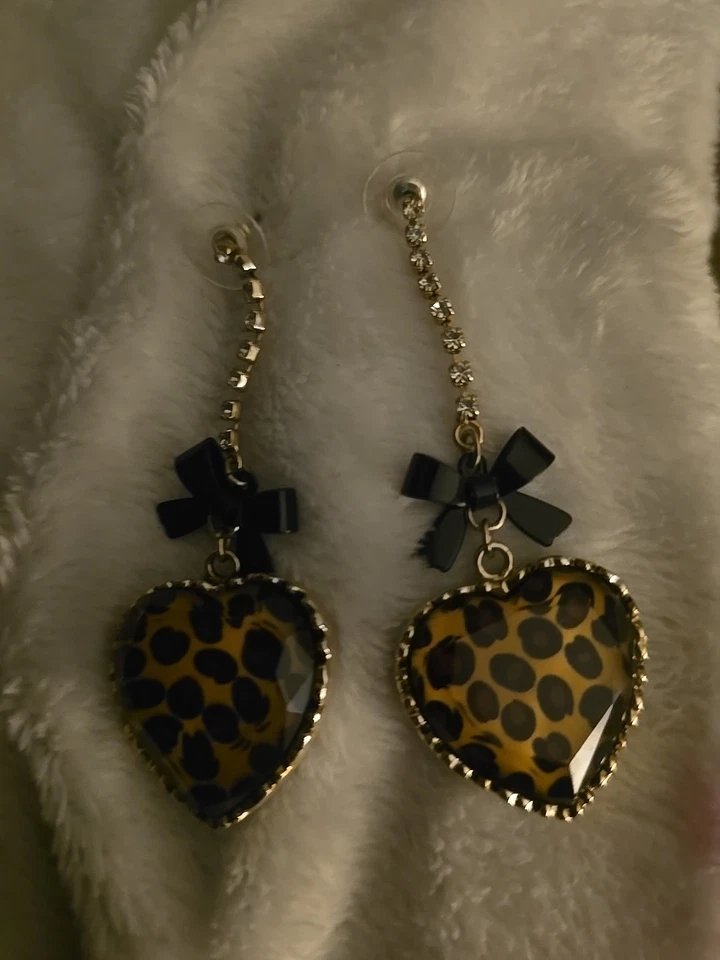 Betsey Johnson Leopard Love Status Puffy Heart Long Dangle Earrings 3" Crystals - Image 2 of 3