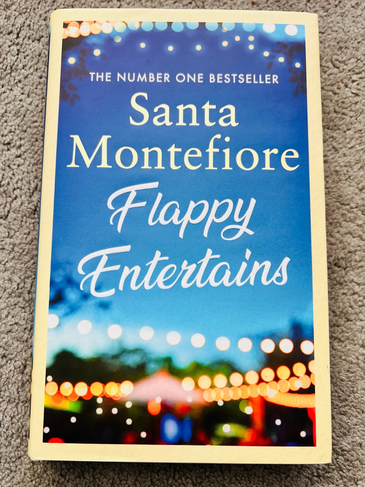 FLAPPY ENTERTAINS by SANTA MONTEFIORE - signed by the author (SB1446)