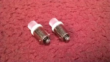 WHITE LED REPLACEMENT 2 BULBS - LIONEL ACCESSORIES - BAYONET BASE