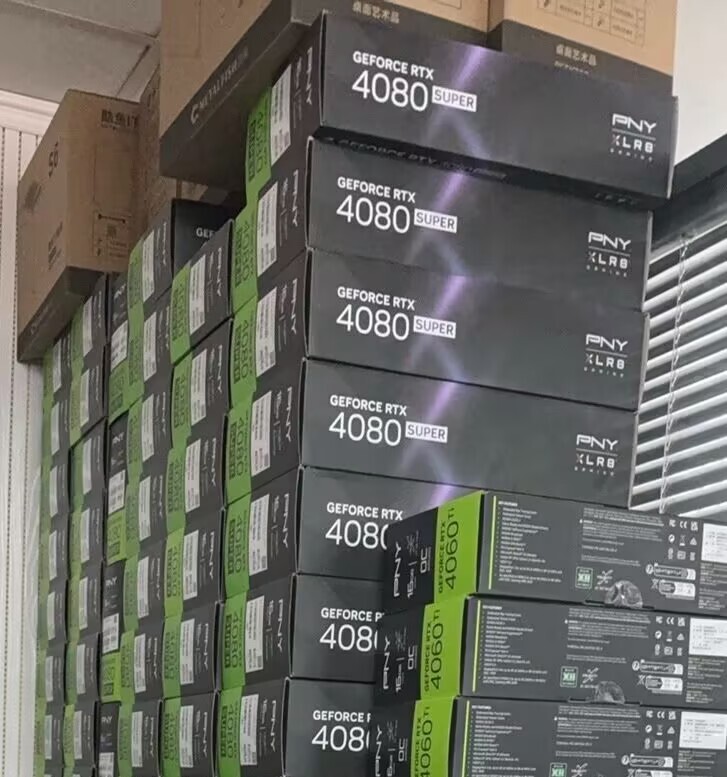 PNY XLR8 Geforce RTX 4080 SUPER VERTO EPIC-X RGB D6X OC 16GB