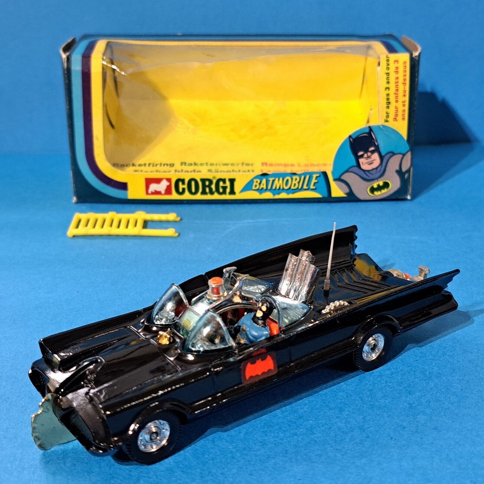 Corgi 267 Batmobile Batman 1976 NR MINT with worn ORIGINAL box & REPRO missiles
