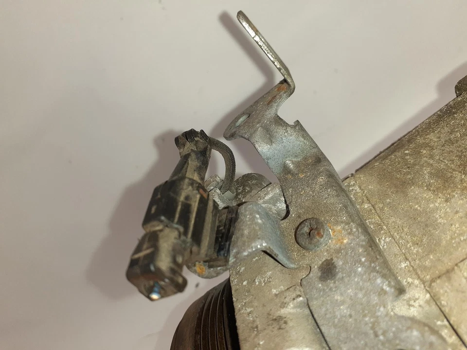 Compresor de aire acondicionado usado para: Subaru Forester 2009 2,5 grado A Foto 4 de 4